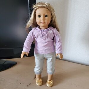 American Girl Isabelle Doll  2014 Blonde Hair Gray Eyes Doll & Clothes Bundle
